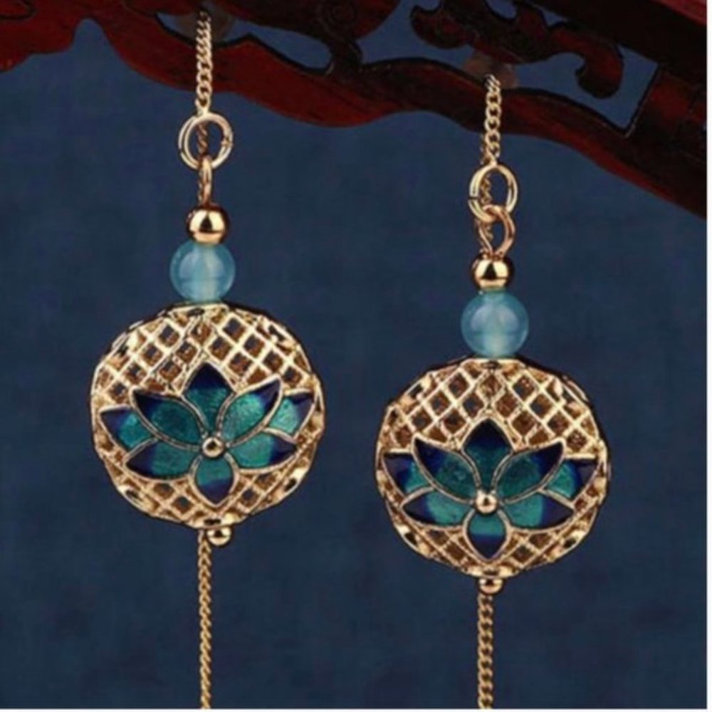 New 14K Gold Lotus Flower Aventurine Earrings - Picture 2 of 12
